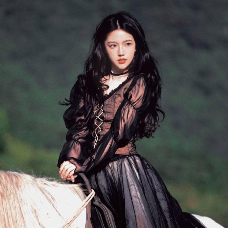 濑田宗次郎（身份：十刃最强、“天剑”、微笑的修罗） - 恐怖电影无删减在线观看 - 线上看视频